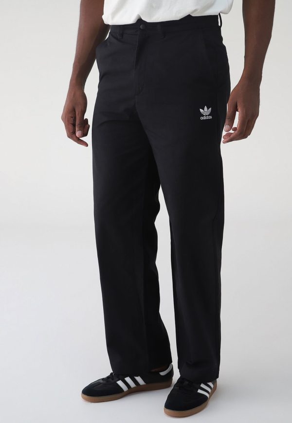 Calça adidas Originals Chino Trefoil Preta