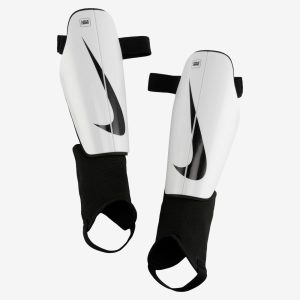 Caneleira Nike Charge Masculina