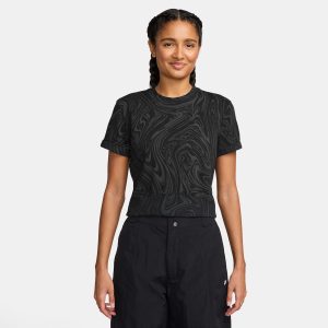 Camiseta Nike Sportswear Chill Feminina